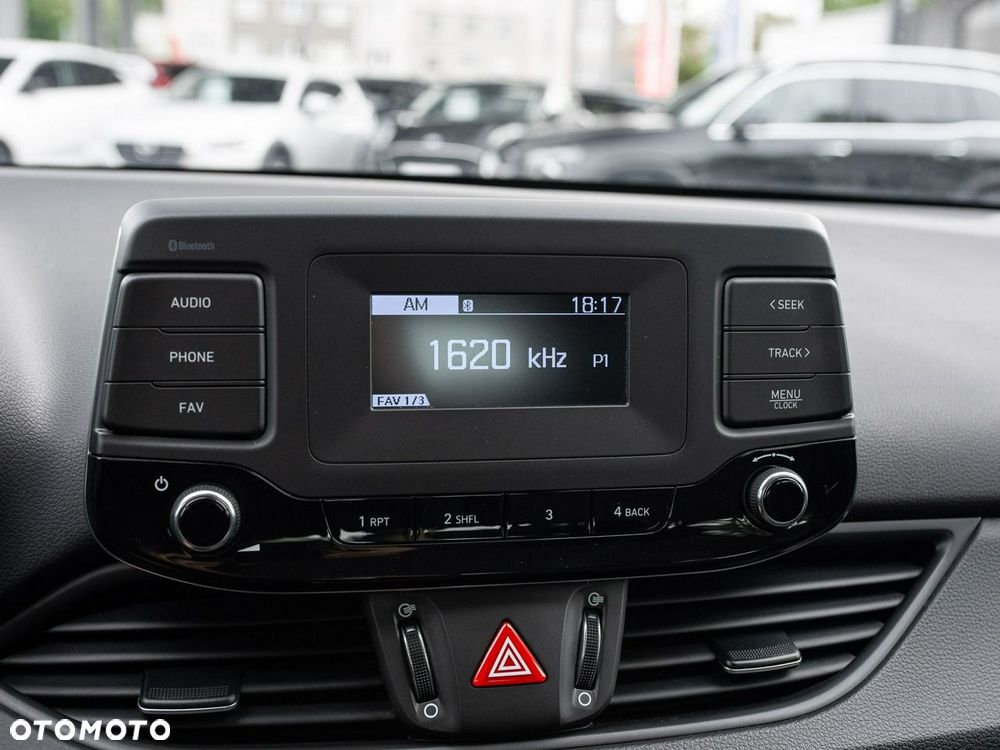 Hyundai i30 1.5 DPI Classic + - 18