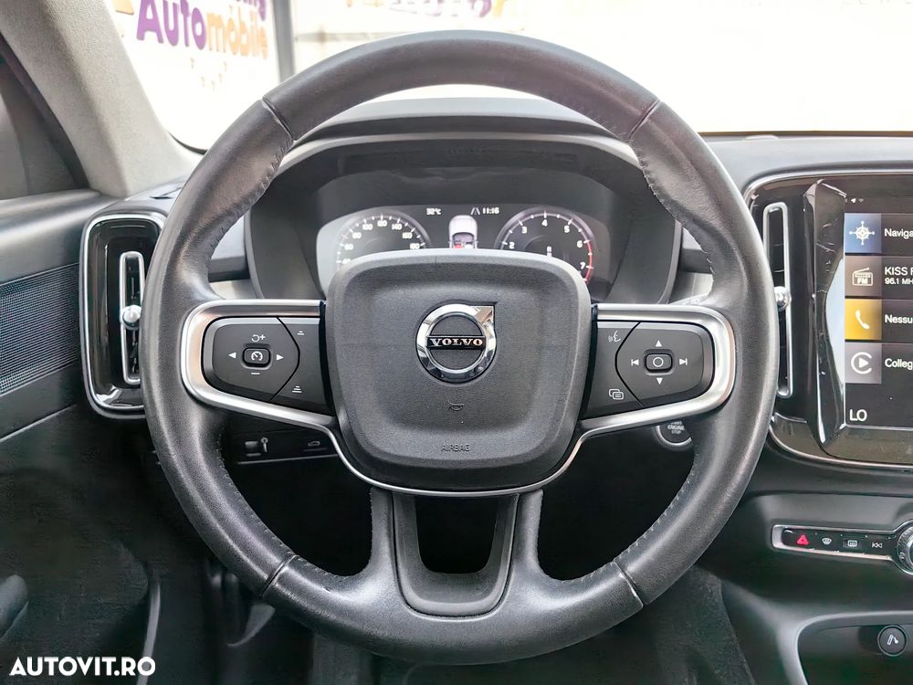 Volvo XC 40 T2 AT8 Momentum - 24