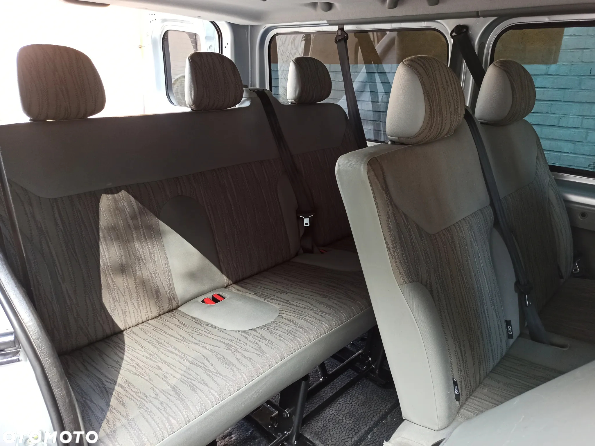 Opel Vivaro L2H1 2.9t Essentia - 11