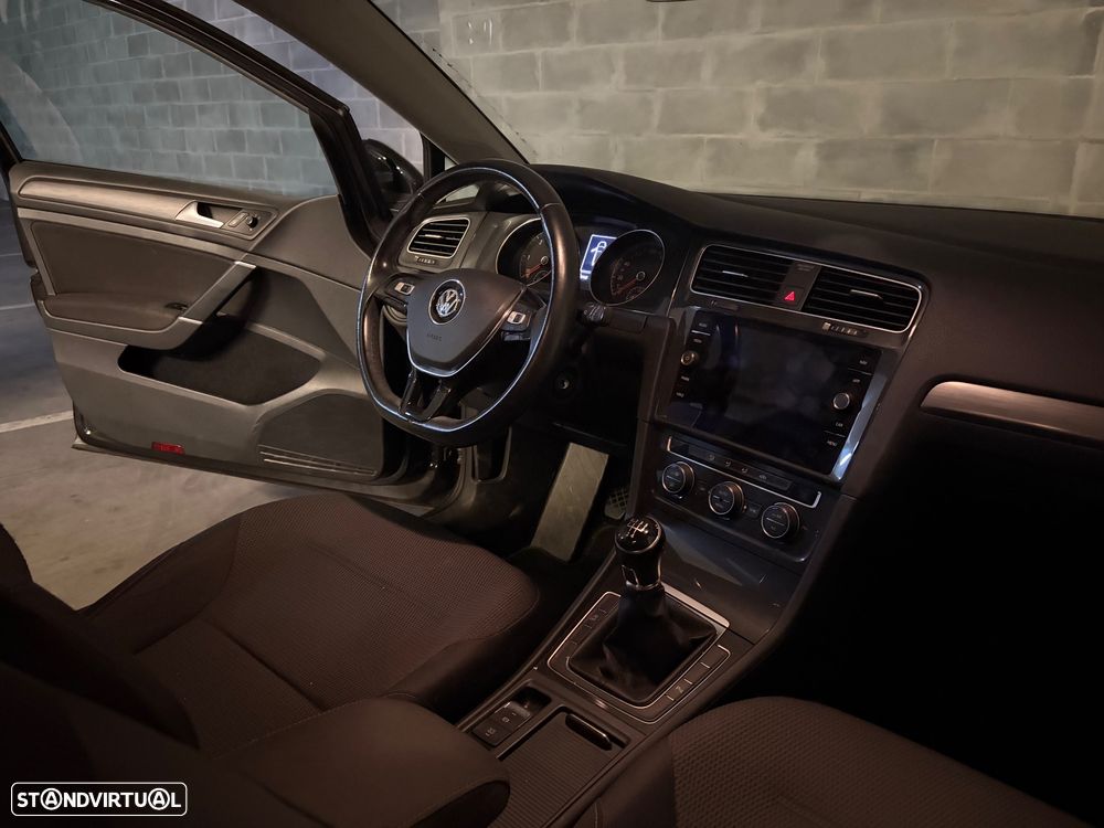 VW Golf Variant 1.6 TDi Confortline - 6