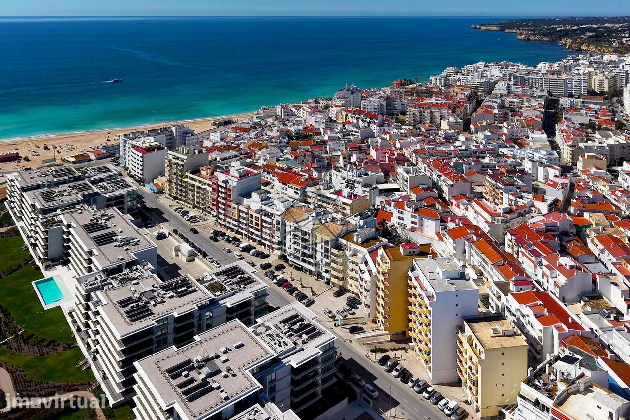 Praia à Porta: Espaço Comercial com Potencial Residencial em Armação d - Grande imagem: 3/43