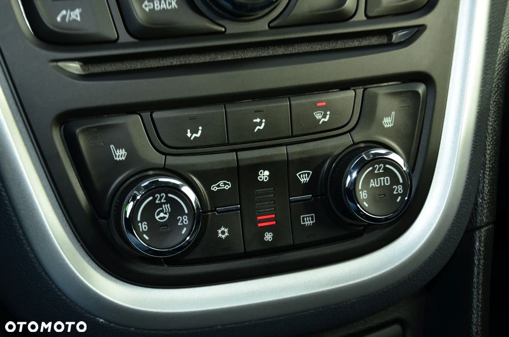 Opel Mokka 1.4 T Cosmo S&S - 27