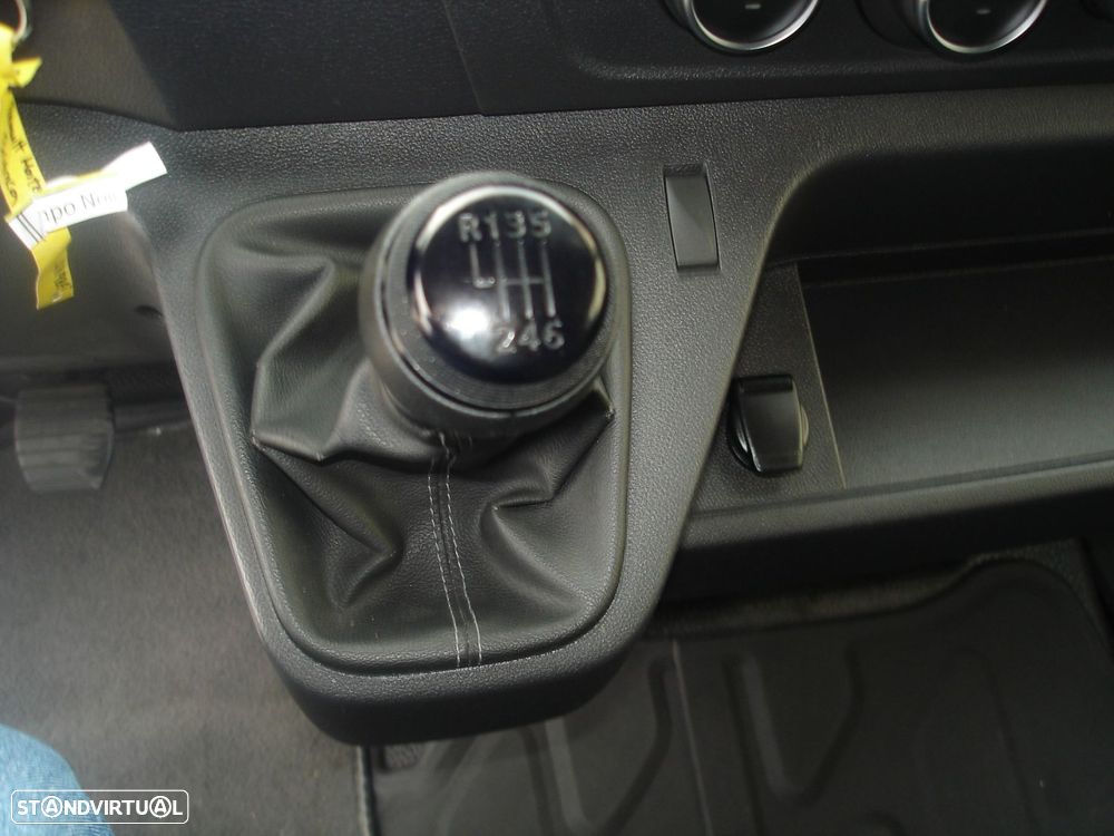 Renault Master 2300-150 CV - 12