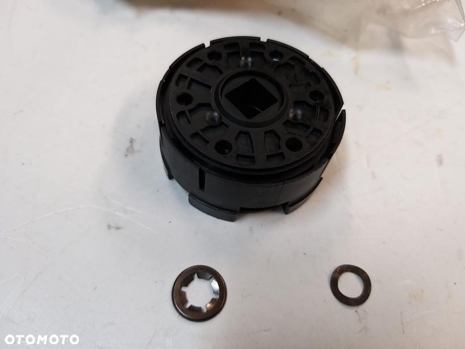 BLOKADA FOTELA pierścień hamujący  VW   Jetta Passat GOLF III T4 1H0881601 - 2