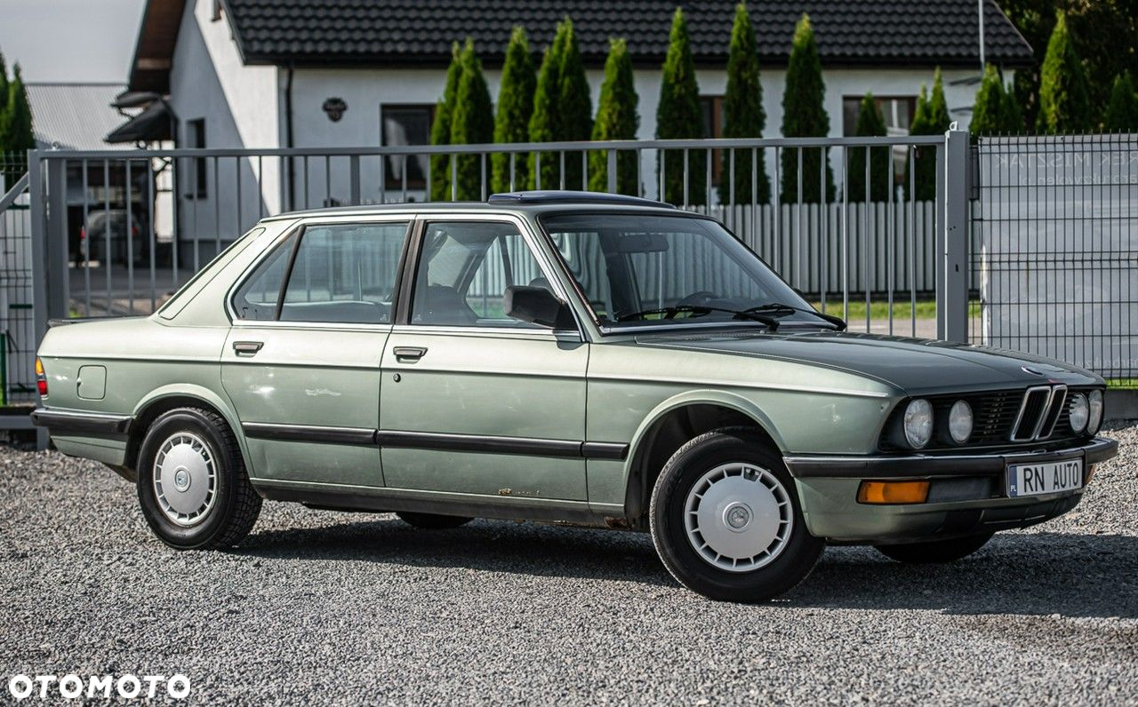 BMW Seria 5 518 i - 11