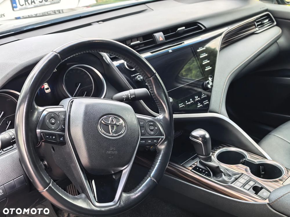 Toyota Camry 2.5 Hybrid Executive CVT - 8
