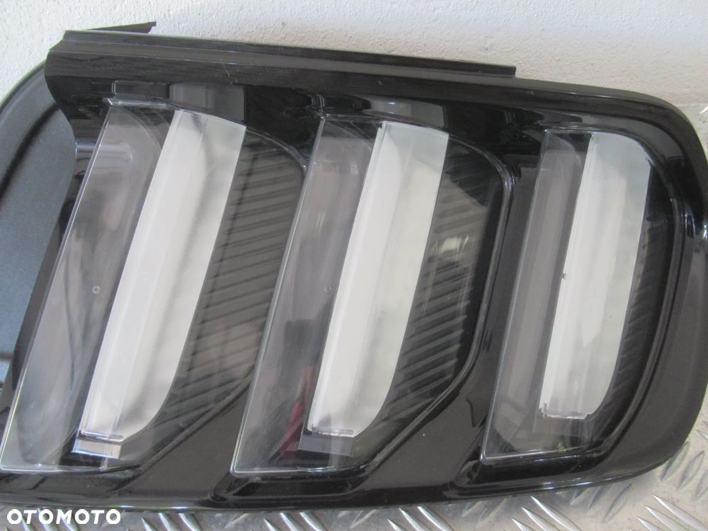 LAMPA TYLNA TYŁ PRAWA FORD MUSTANG VI 6 LED JR3B-13B504-A 2014-2017 - 8