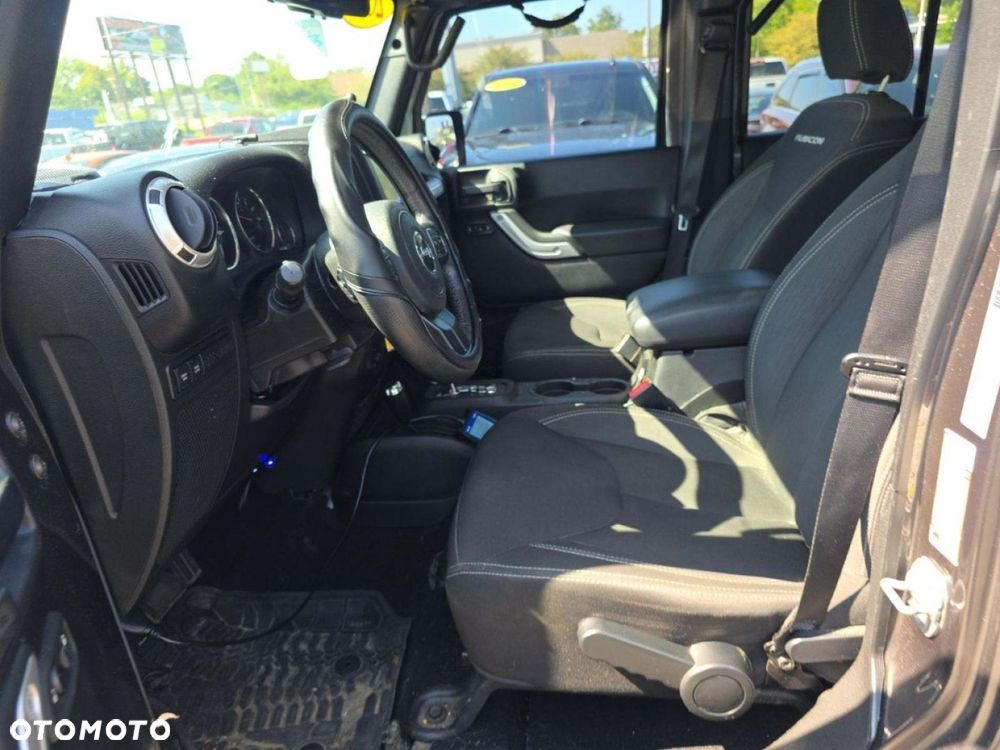 Jeep Wrangler - 8