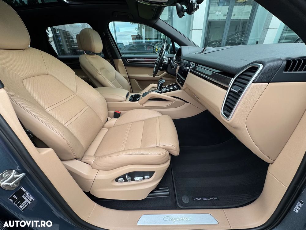 Porsche Cayenne - 8