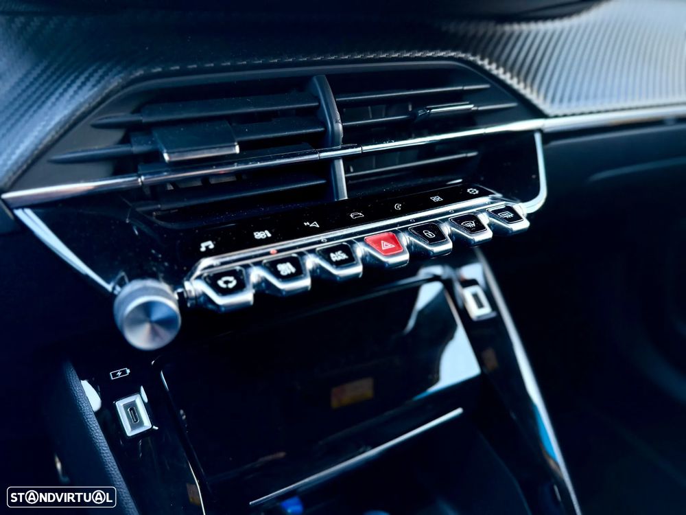 Peugeot 2008 1.2 PureTech GT - 23