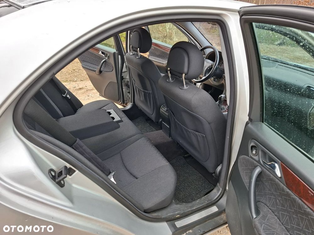 Mercedes-Benz Klasa C 180 Avantgarde - 8