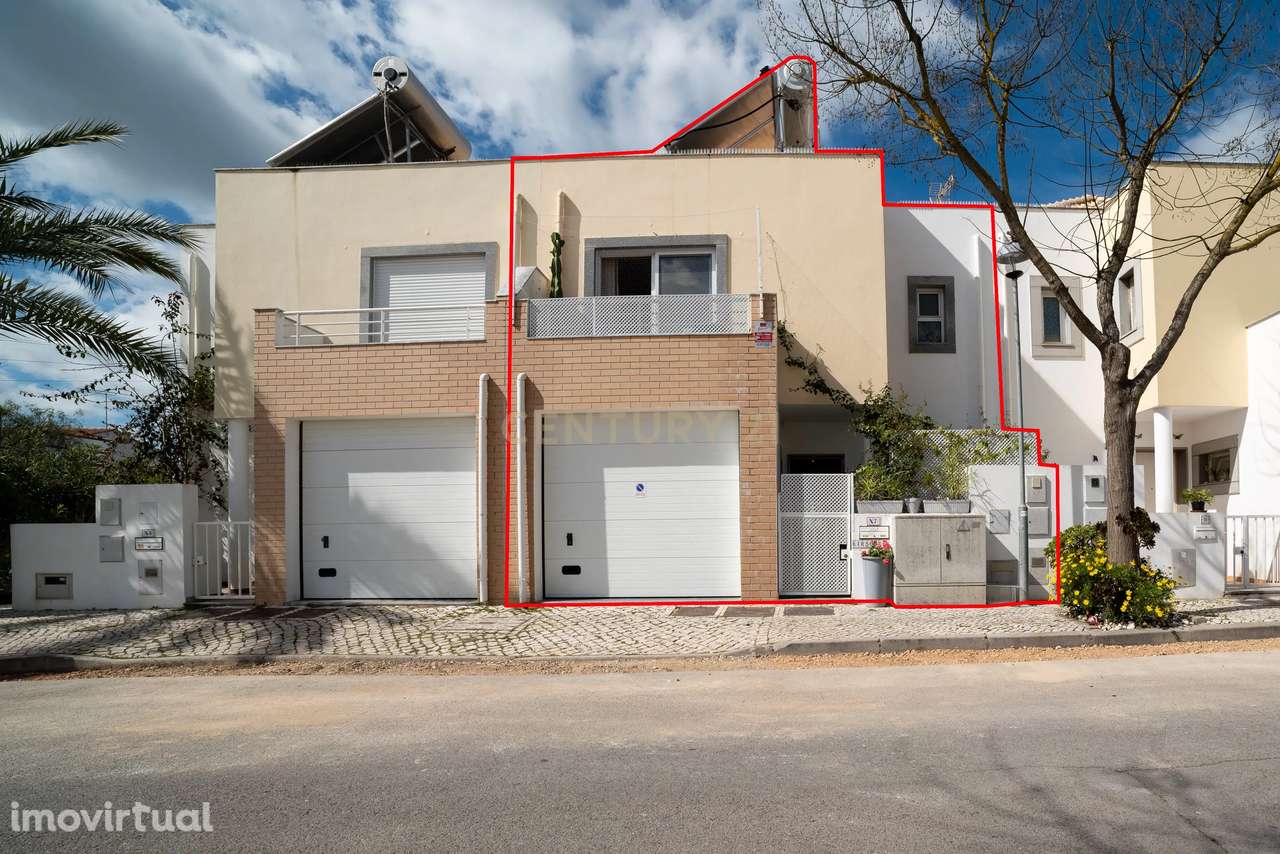 Moradia T3 com Pátio e Garagem | Luz de Tavira - Grande imagem: 2/47