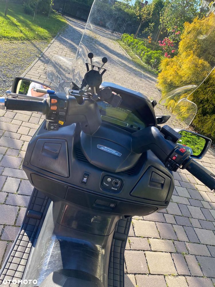Suzuki Burgman - 6