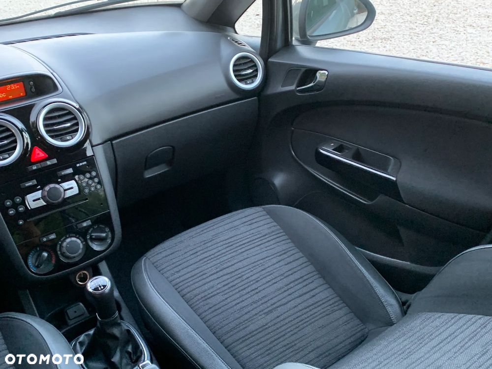 Opel Corsa 1.4 16V Navi - 34