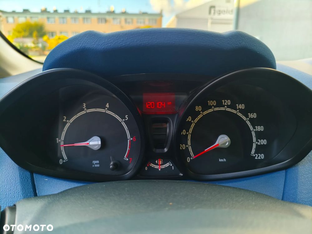 Ford Fiesta 1.25 Celebration - 18