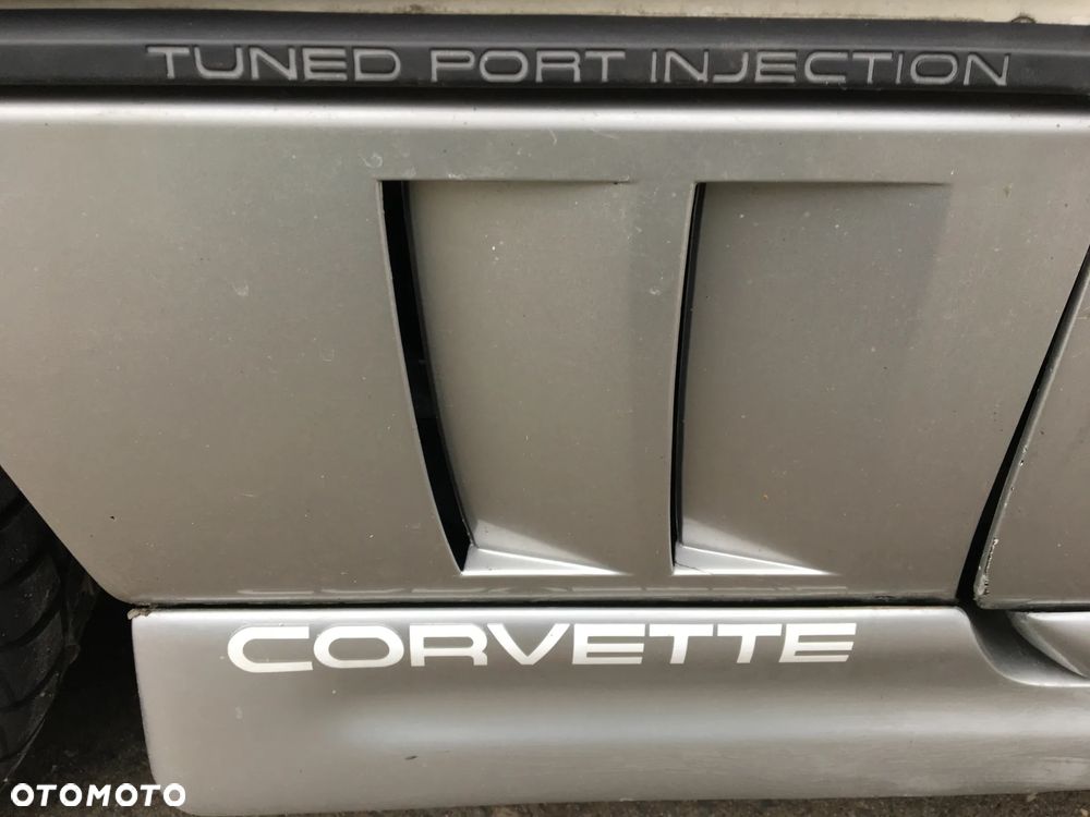 Chevrolet Corvette - 18