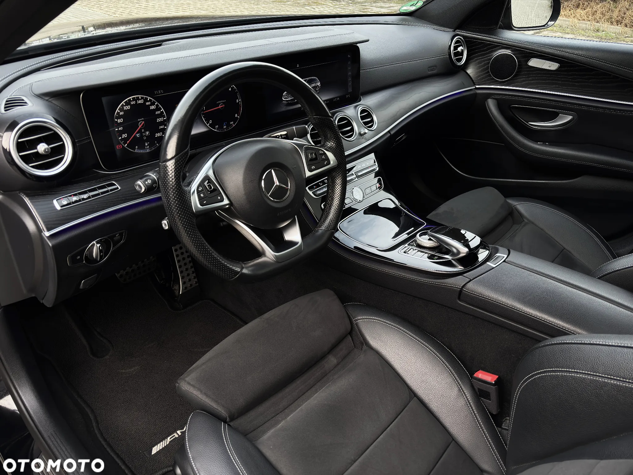 Mercedes-Benz Klasa E 220 d T 9G-TRONIC AMG Line - 18