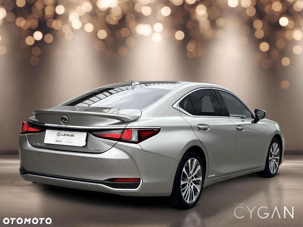 Lexus ES - 7