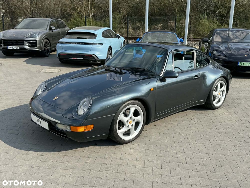 Porsche 911 Carrera - 4