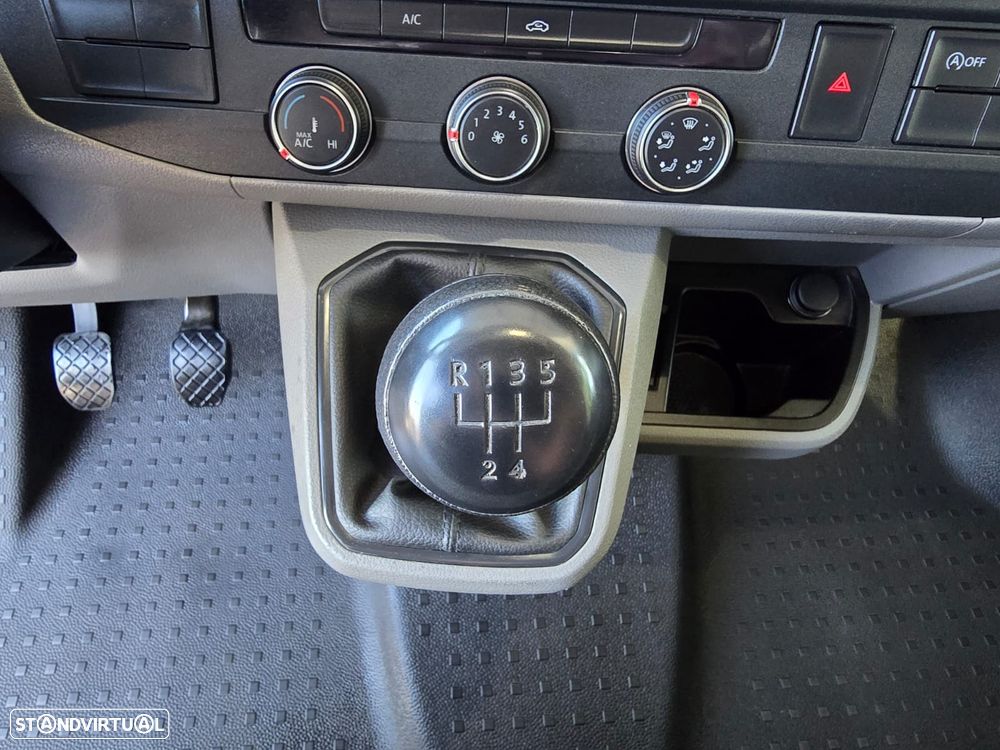 VW Transporter 2.0 TDI - 18