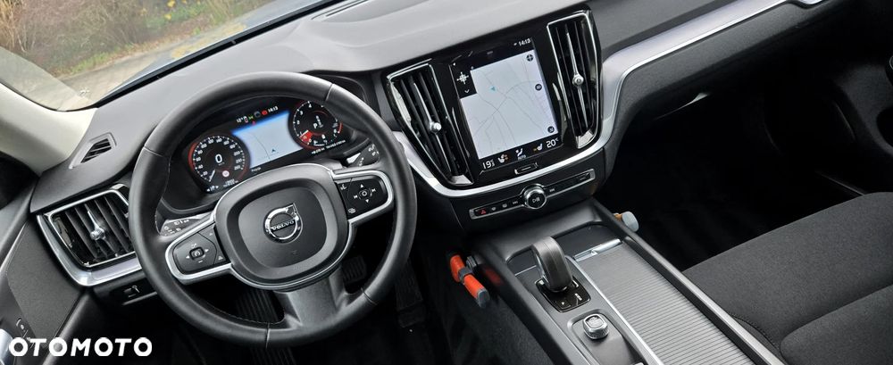 Volvo V60 B3 B DKG Momentum Pro - 30