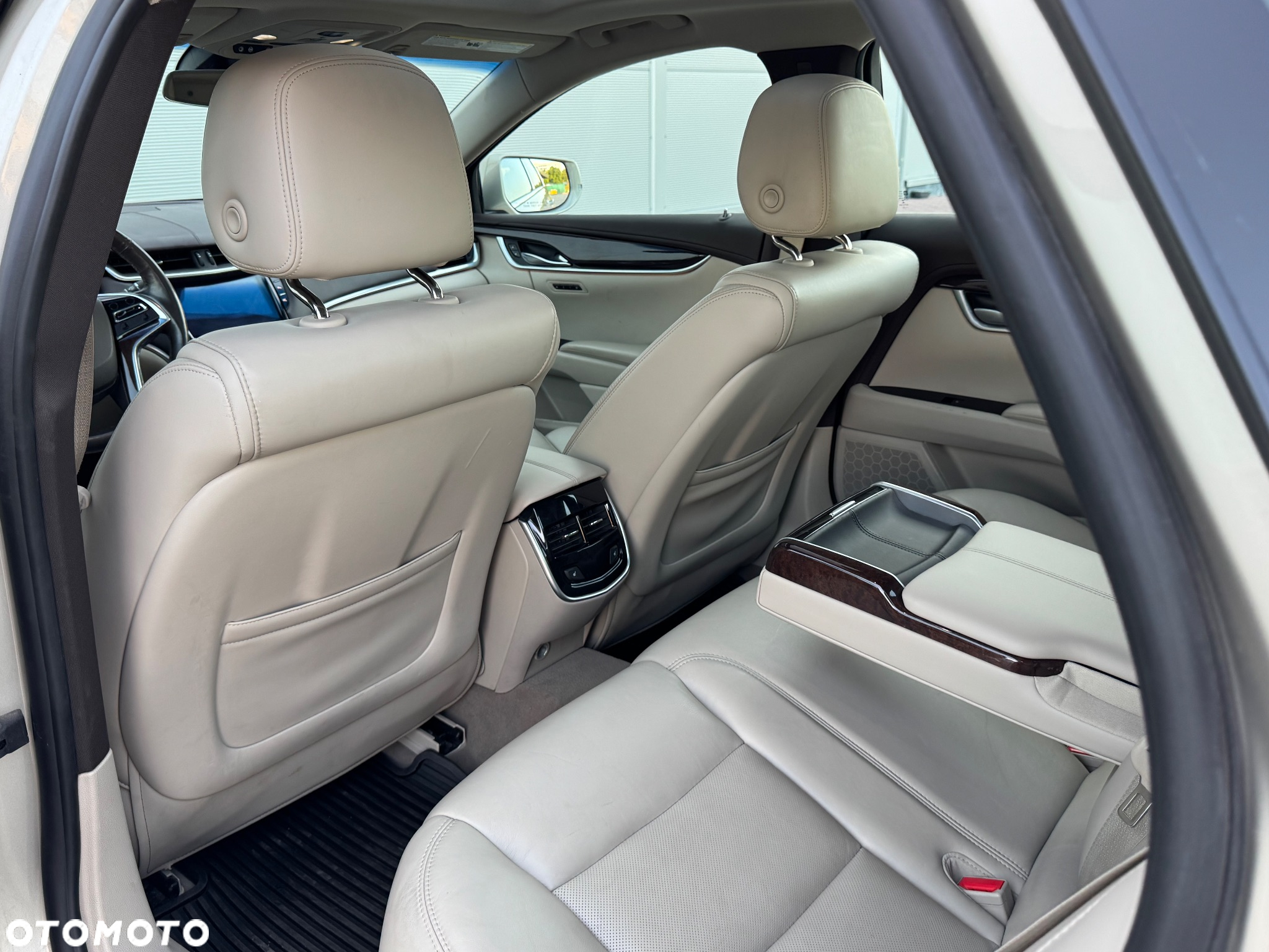 Cadillac XTS - 5