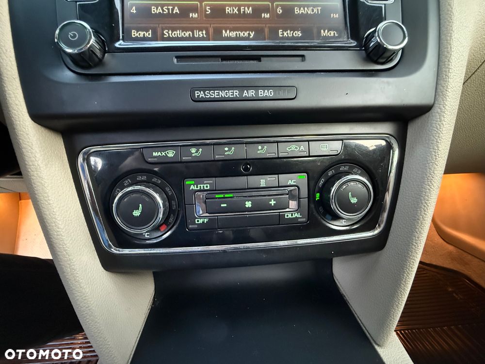 Skoda Superb 2.0 TDI Business DSG - 23