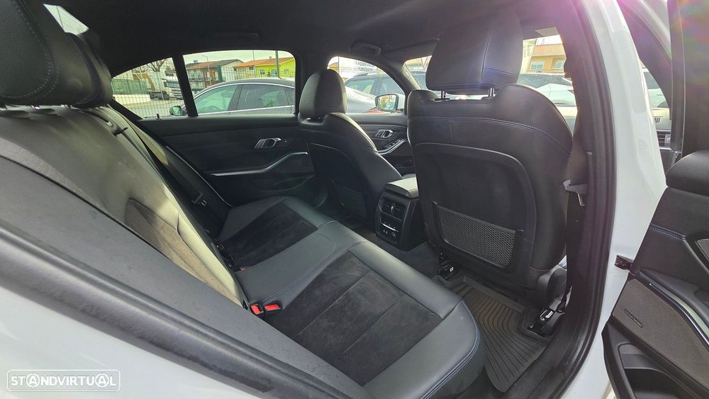 BMW 330 e Pack M Auto - 25