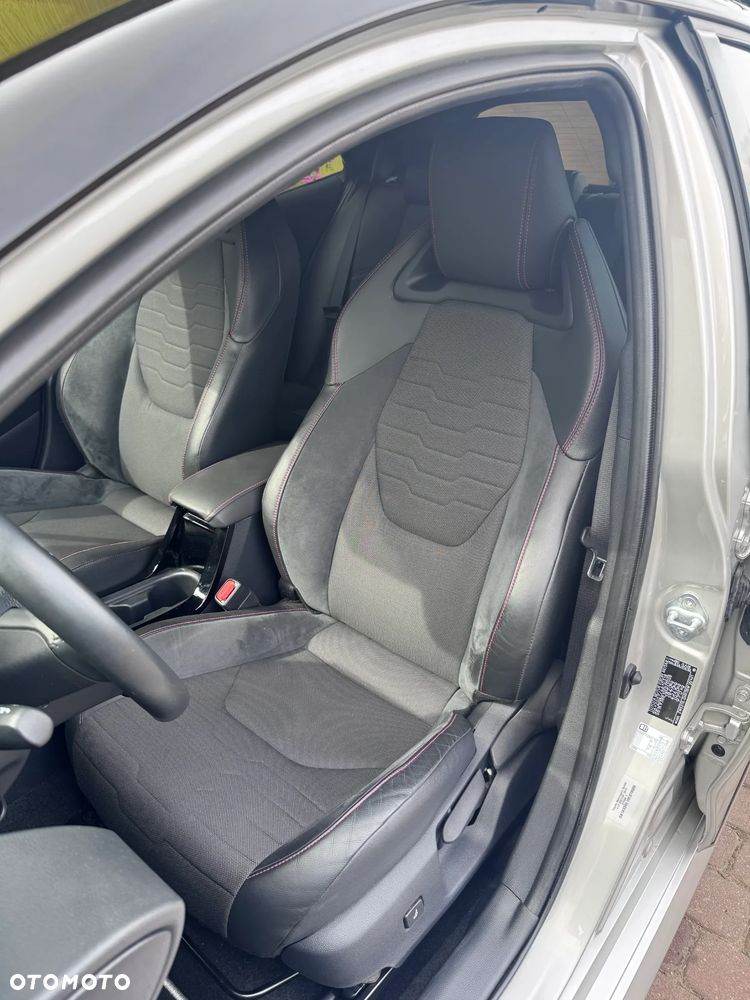 Toyota Corolla 1.8 Hybrid GPF Executive - 19