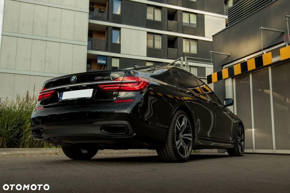 BMW Seria 7 750i - 4