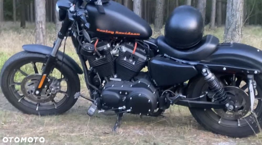 Harley-Davidson Sportster Iron 883 - 8