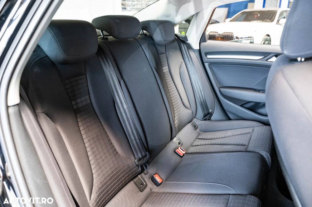 Audi A3 1.6 TDI S tronic - 30