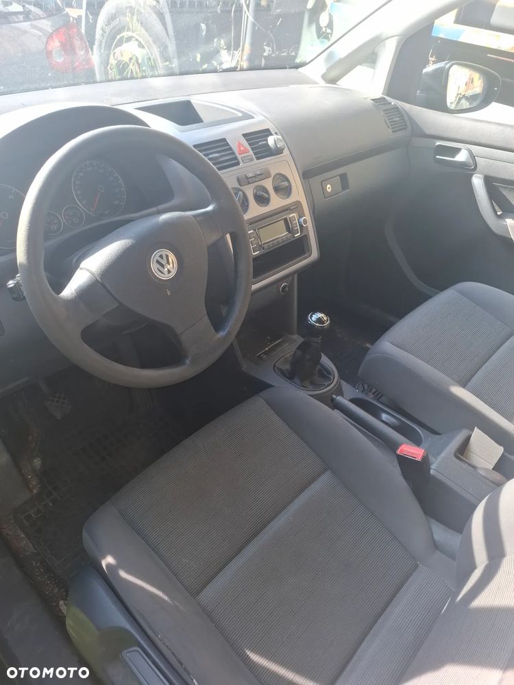 Volkswagen Touran 1.9 TDI DPF Blue Motion Trendline - 26
