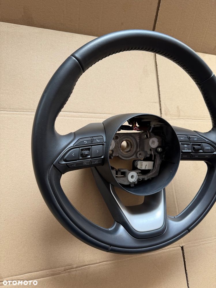 TOYOTA YARIS IV KIEROWNICA MULTIFUNKCJA 20- Jak nowa - 2