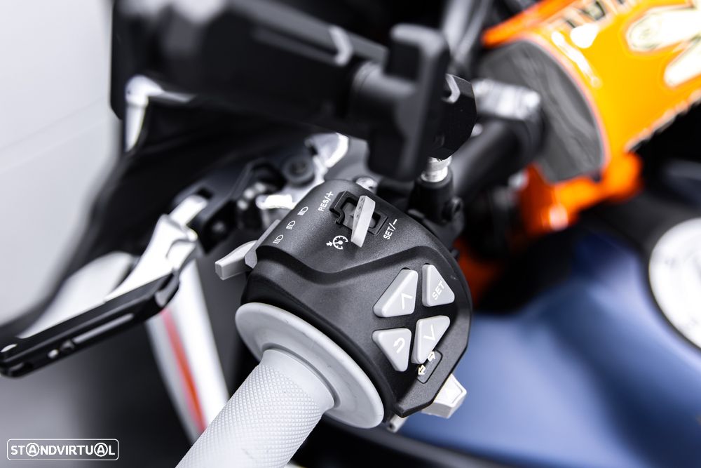 KTM 890 - 28