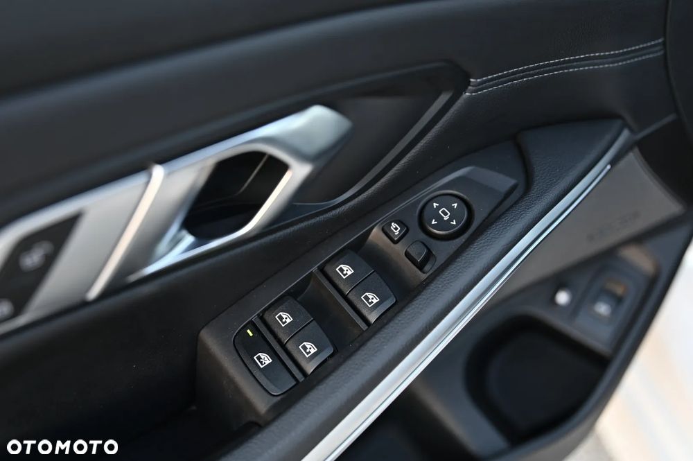 BMW Seria 3 - 21