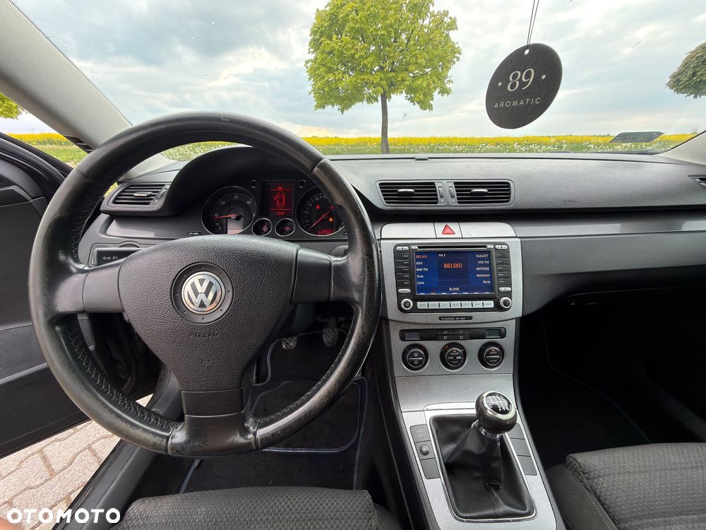 Volkswagen Passat 2.0 TDI DPF Sportline - 12