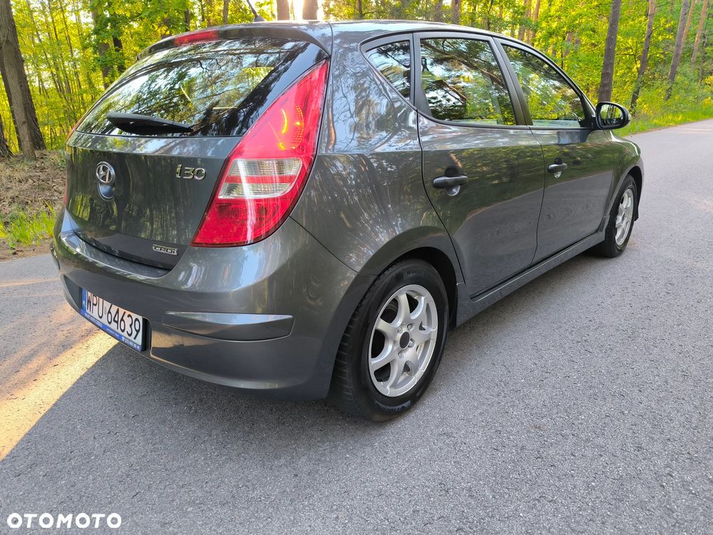 Hyundai i30 1.6 CRDi Classic + - 9
