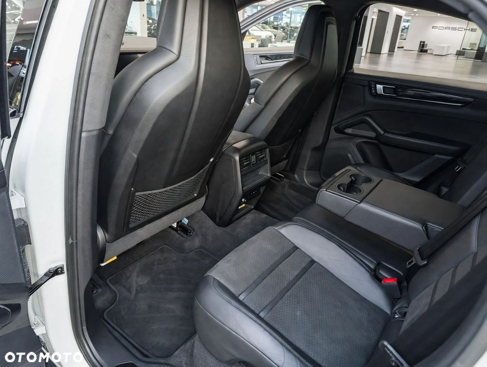 Porsche Cayenne - 6