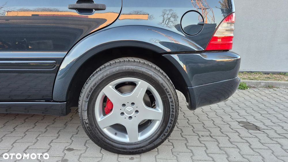 Mercedes-Benz ML - 12