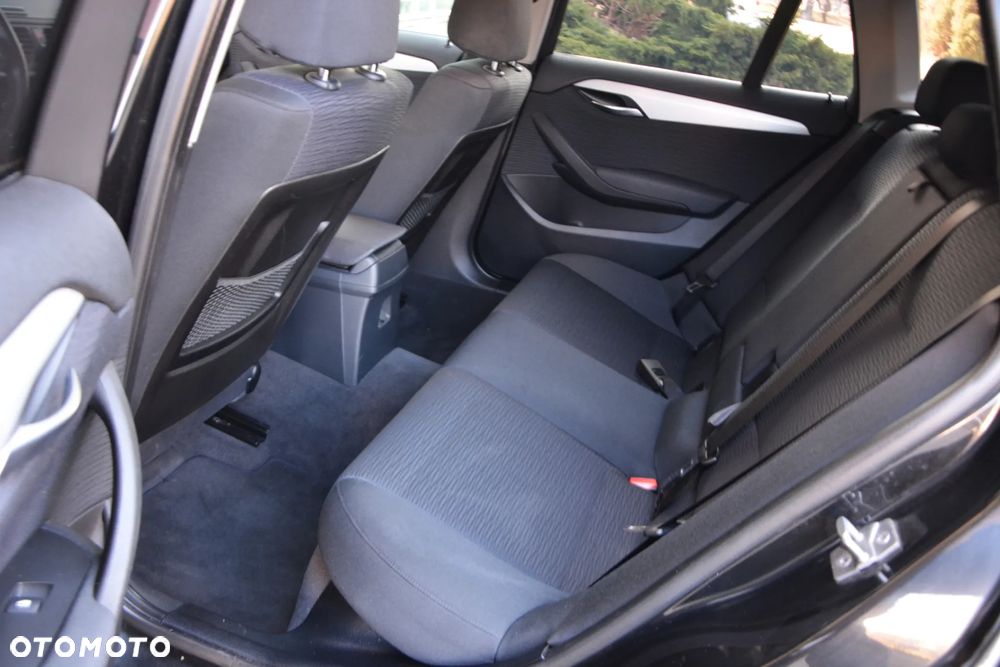 BMW X1 sDrive18d xLine - 28