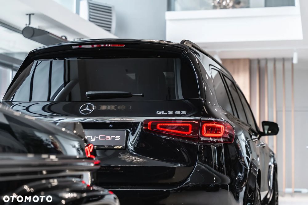 Mercedes-Benz GLS - 12