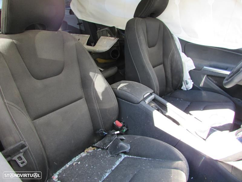 Volvo V60 2.0 D3 (150cv) 2016 - Peças Usadas (6077) - 5