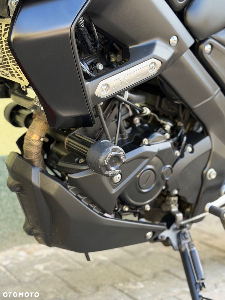 Yamaha MT - 32