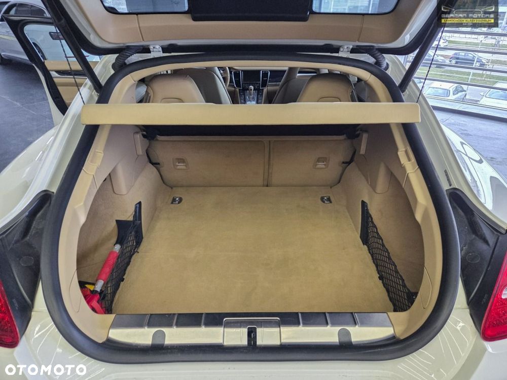 Porsche Panamera 4 PDK Edition - 39