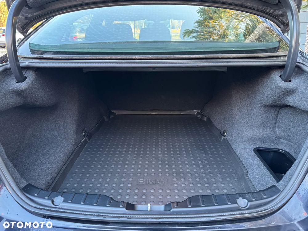 BMW Seria 5 528i - 39