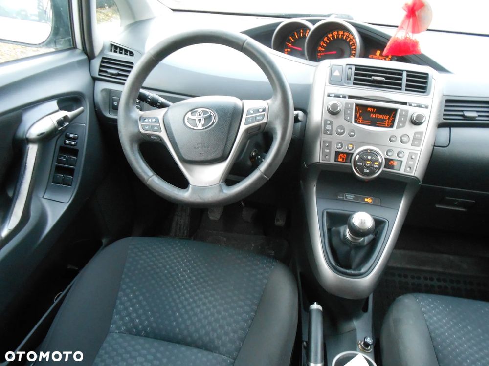 Toyota Verso 2.0 D-4D 2010 7os - 10