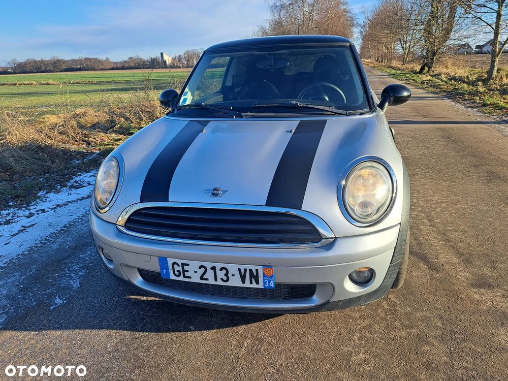 MINI Cooper Standard - 2