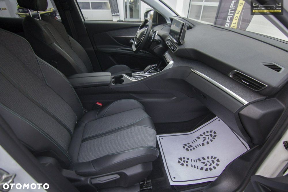 Peugeot 3008 Plug-In Hybrid 225 e-EAT8 Allure Pack - 28