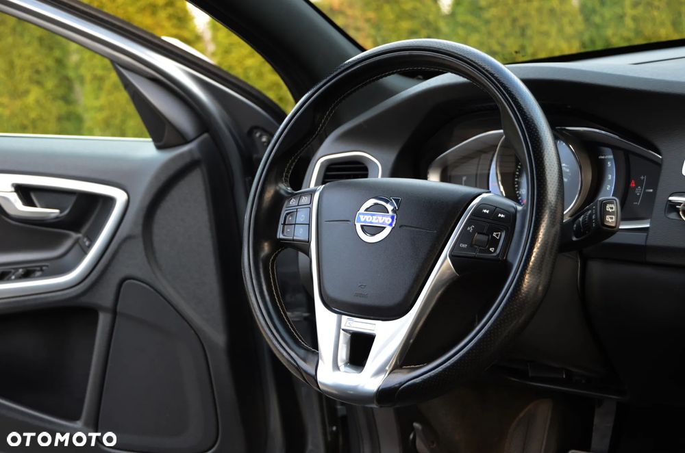 Volvo V60 D2 Drive-E R-Design Momentum - 30